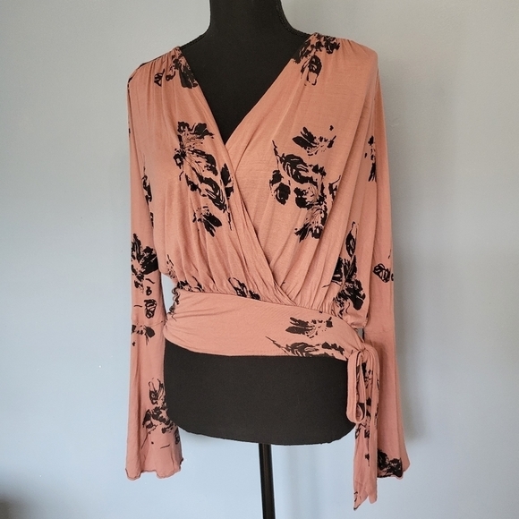 Free People Fiona Wrap Bell Sleeve Top Size XS in Pink - Picture 4 of 12